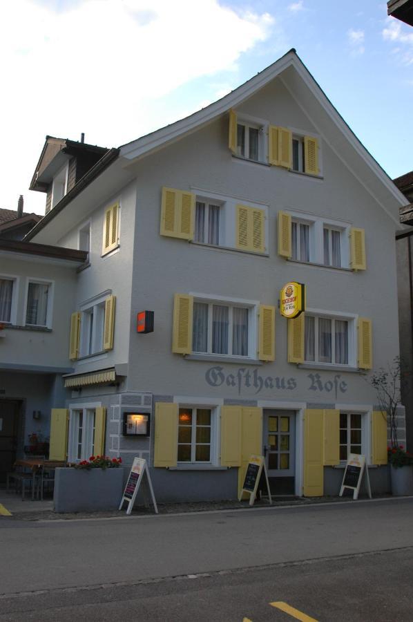 Gasthaus Zur Rose Флюелен Екстериор снимка